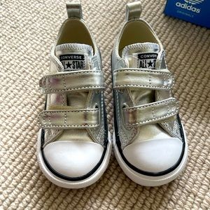 Toddler converse size 7